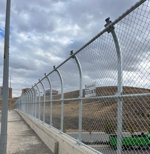 Gökhangil Tel Örgü ve Çit Sistemleri, Anti Vandalizm, Beton Direk, Çelik Ağ, Ferforje, Galvanizli Yaya Korkuluğu, Halı Saha, J-9, Jiletli Tel, Kafes Tel, Panel Çit, Pvc Kafes Tel, Raylı Kapılar ve Personel Kapısı, Yaya Korkuluğu, Yüksek Güvenlik Çit